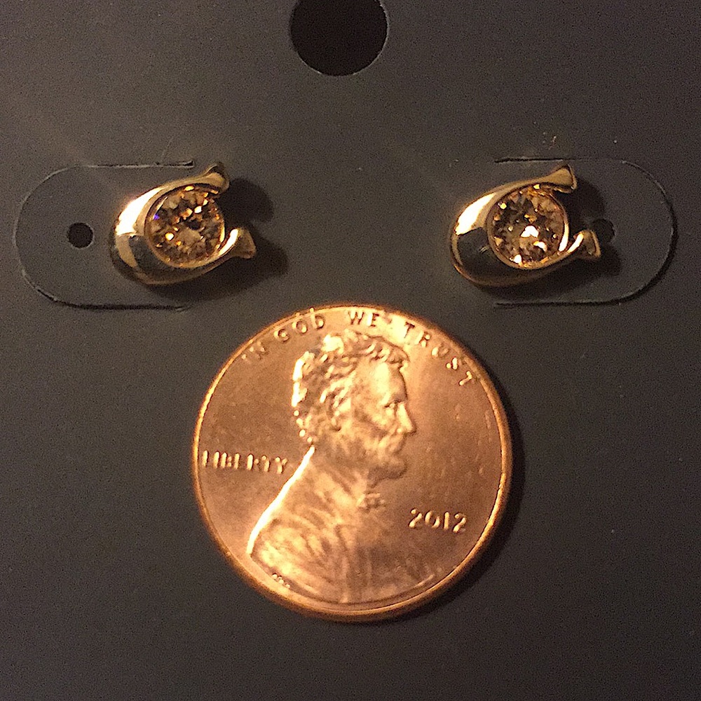 COACH - SIGNATURE STONE STUD EARRINGS (NWT) - Picture 7 of 8